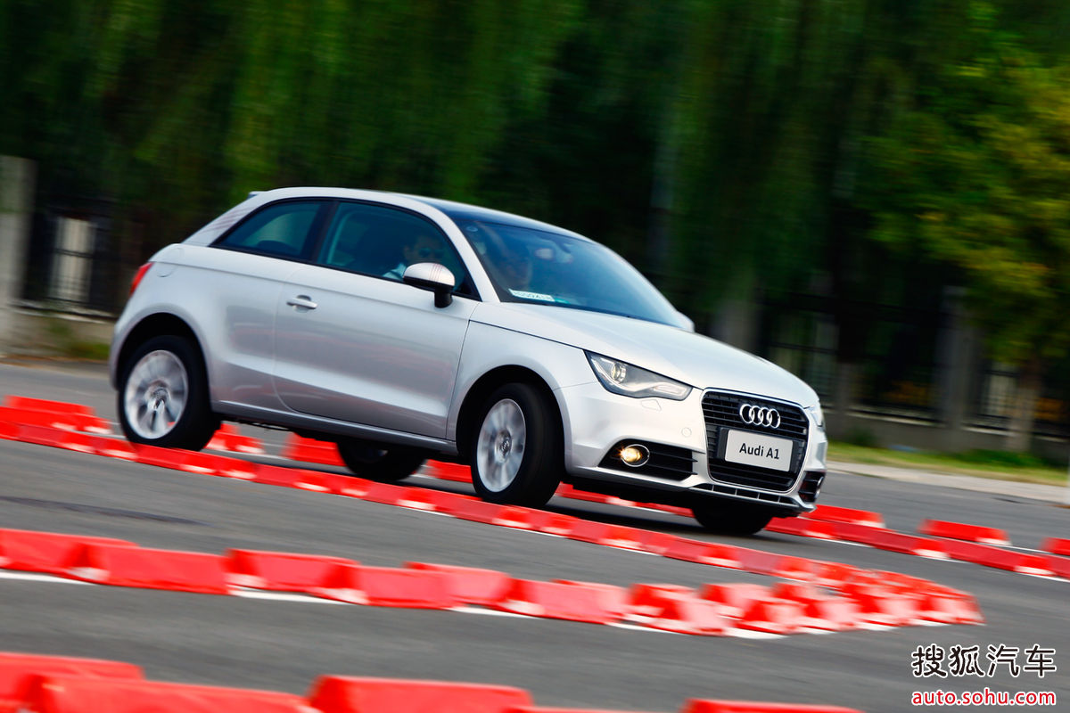  p>奥迪a1是奥迪于2010年3月4日在第80届 a target="_blank" href="
