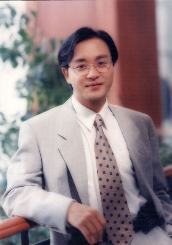  p>张国荣(1956年9月12日-2003年4月1日),出生于香港,中国香港男歌手