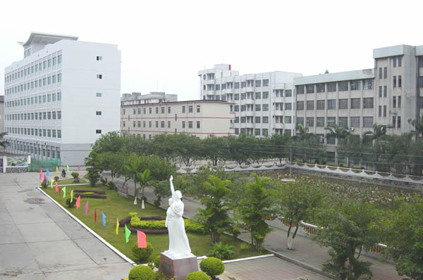 贵港市江南中学