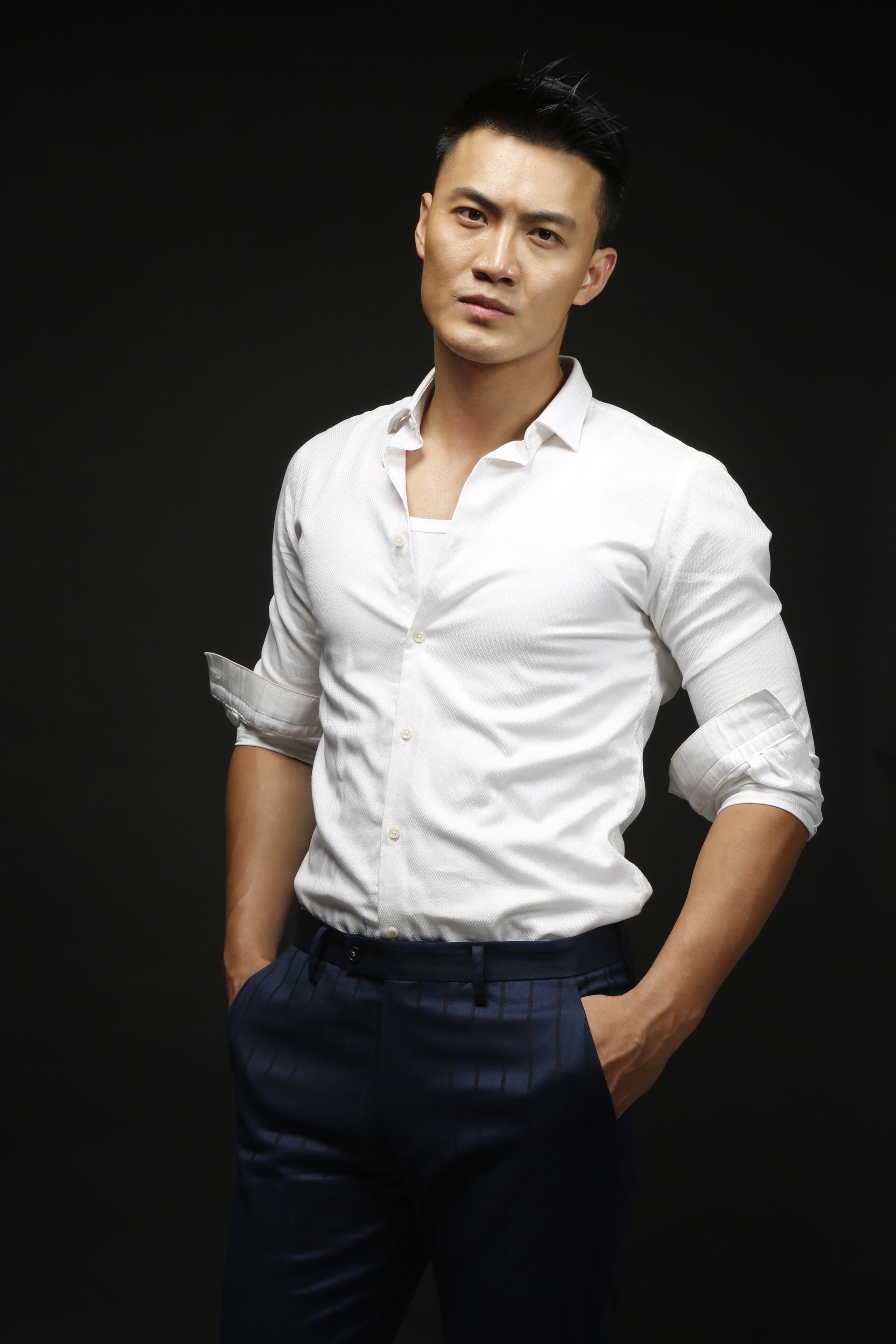 1987年6月7日出生于黑龙江省大庆市,中国内地男演员