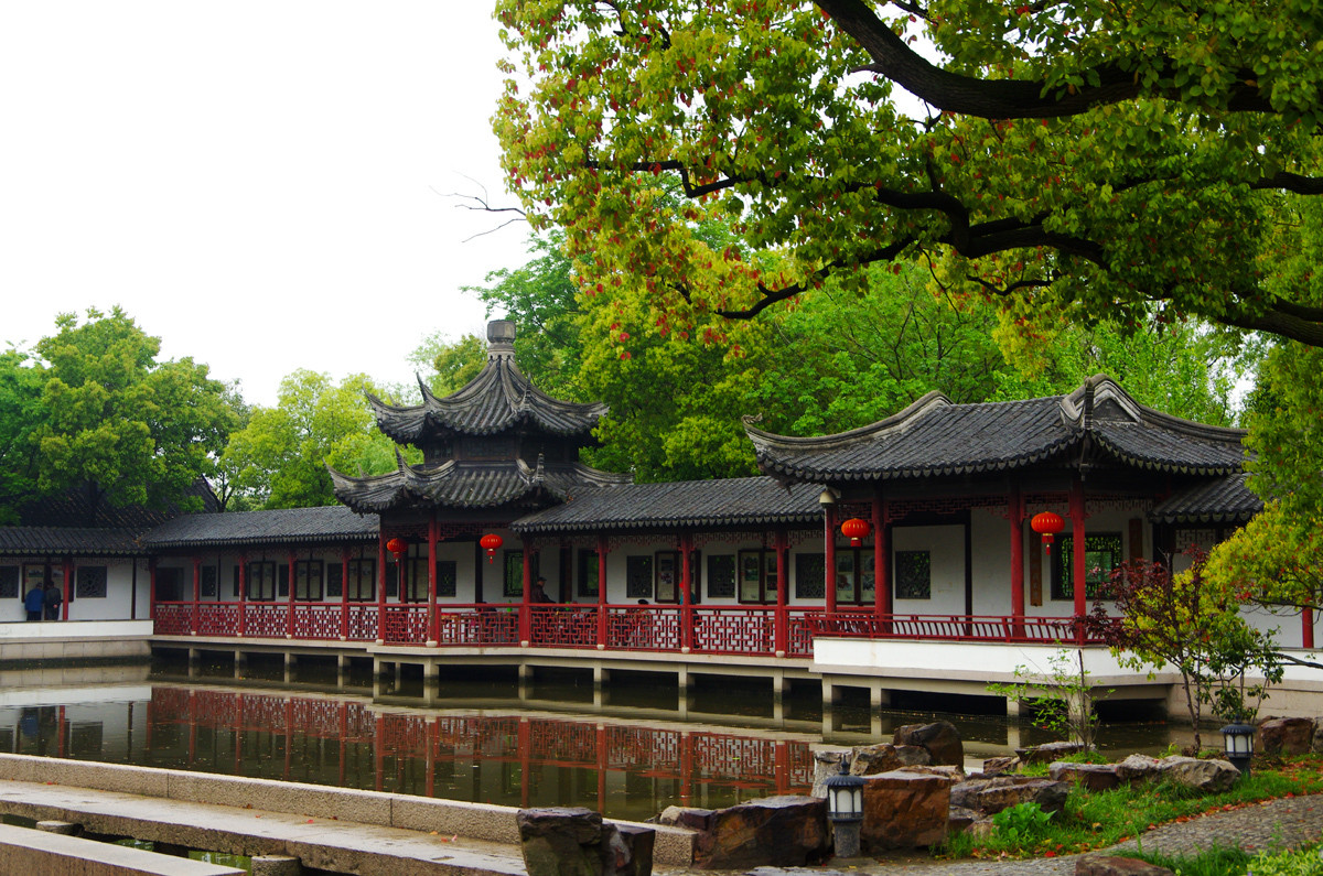  p>曾园是一处始建于清末的古典园林建筑.