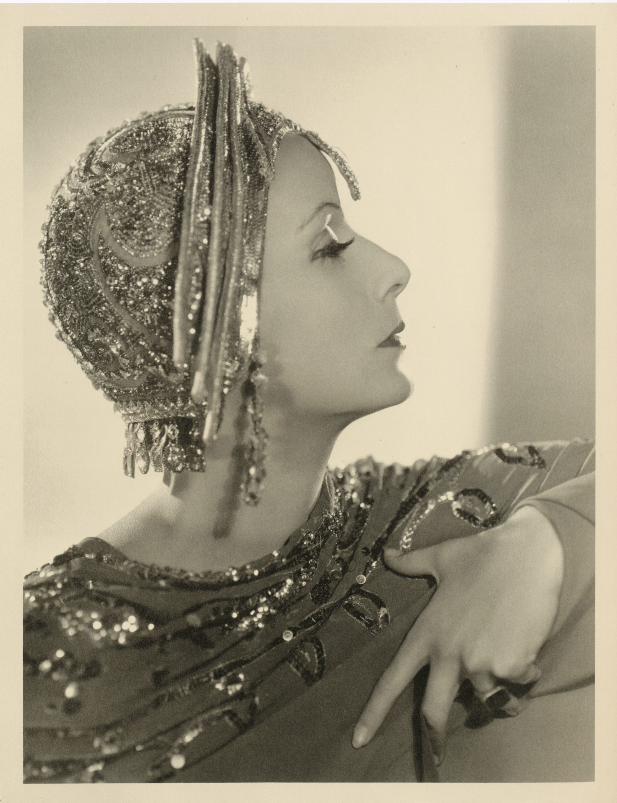  p data-id="gnt7m9kz49">葛丽泰·嘉宝(greta garbo,1905年9月18日