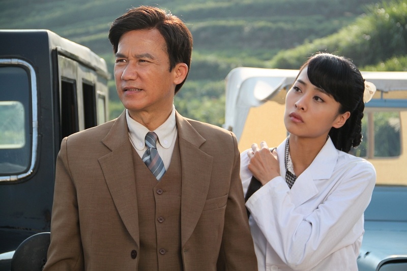  p>《父子神探之滴血的戒指》是由国家广播电影电视总局电影卫星频道