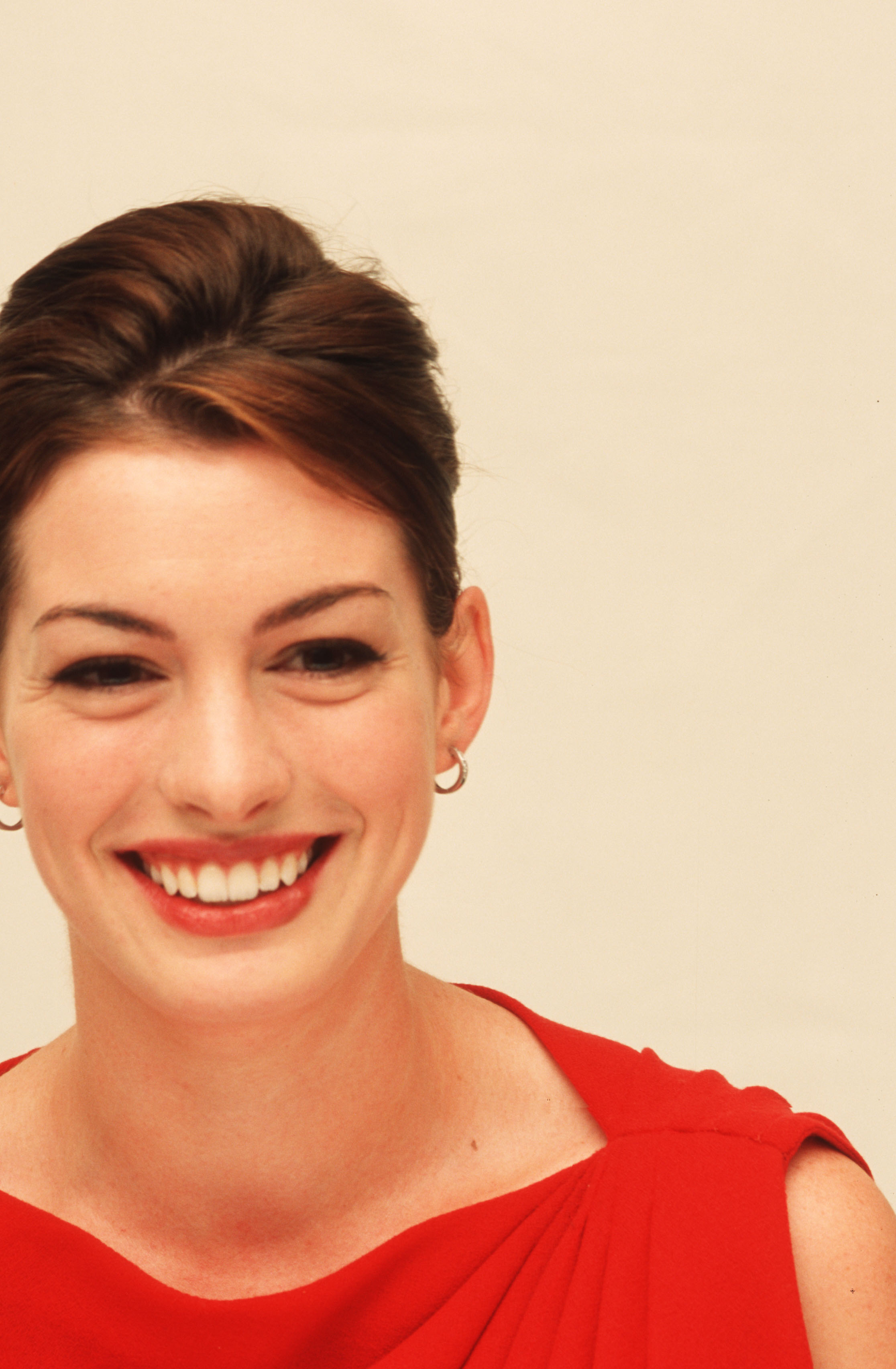  p>安妮·海瑟薇(anne hathaway),1982年11月12日出生于美国纽约州