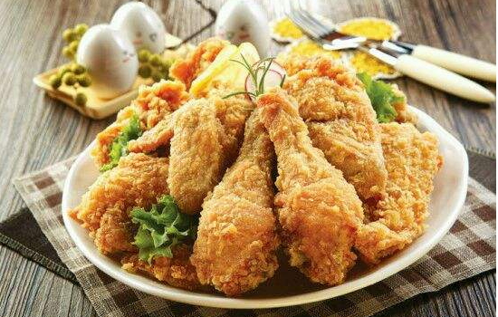  p>炸鸡是一系列用油炸制 a target="_blank" href="/item/鸡肉