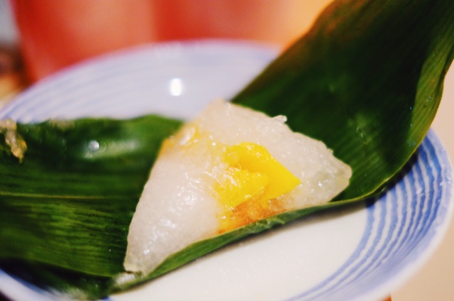  p>芒果水晶粽是以芒果,粽子叶为主料的食品. /p>