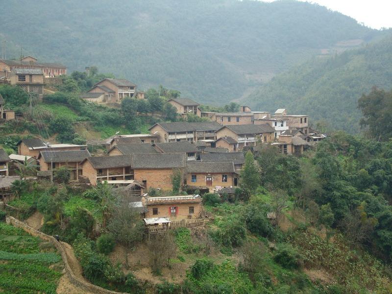  p>云南省文山富宁县花甲乡里色村,属于山区.距离镇4.