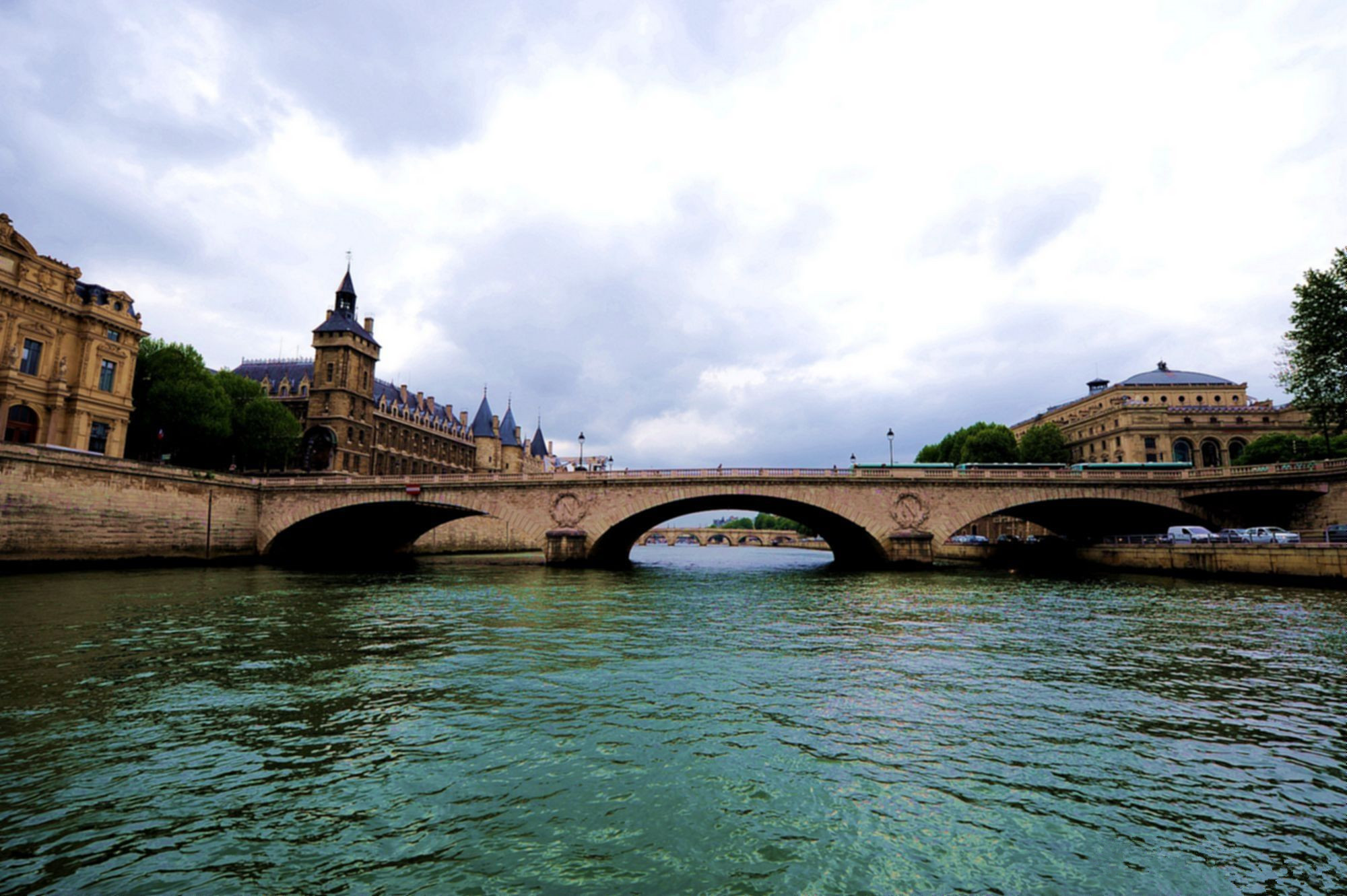  p>塞纳河(seine river),是法国北部大河,全长776.