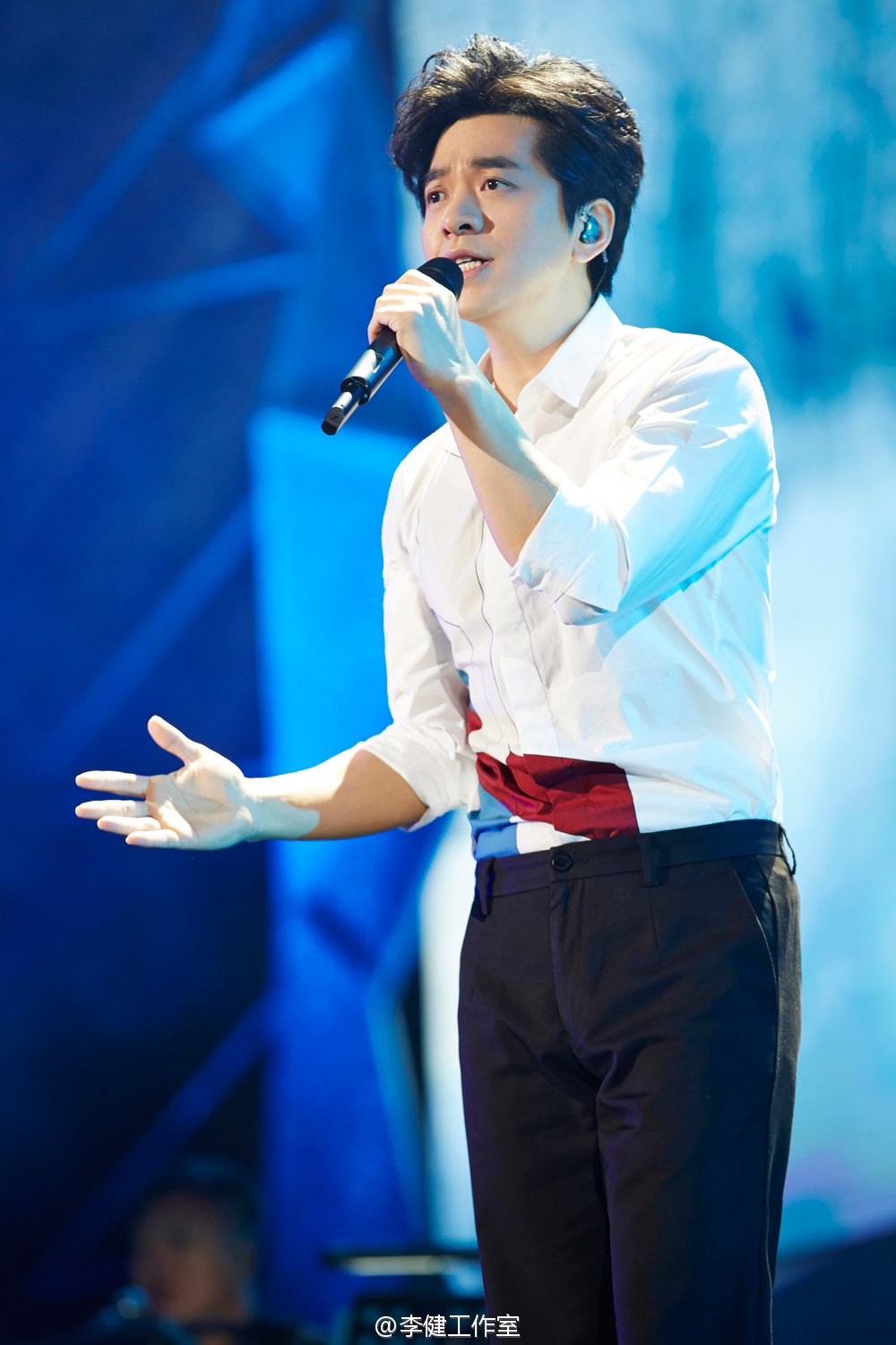  p>李健,1974年9月23日出生于黑龙江省哈尔滨市,中国内地流行乐男歌手