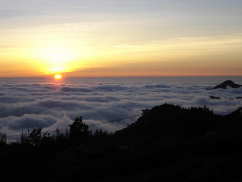  p>阿里山(ali mountain),位于 a target="_blank" href="/item/台湾