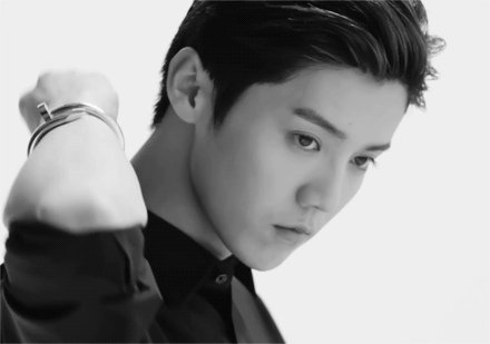 p></p></a>鹿晗(lu han),1990年4月20日出生于北京市海淀区,中国内地流行乐男