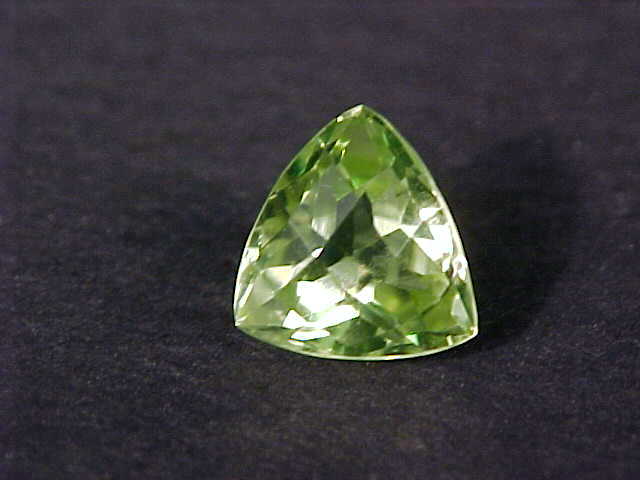  p>金绿宝石,也称金绿玉.