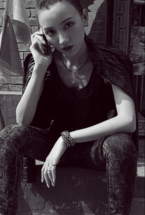  p>赵彦乔( i>曾用名赵晶 /i>),出生于北京,毕业于 a target="_blank"