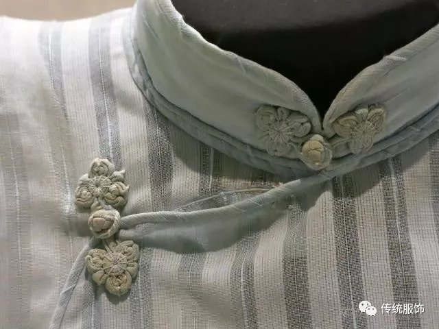 花扣/盘扣：绽放在旗袍之上的传统符号 | 读懂中国风_百科TA说