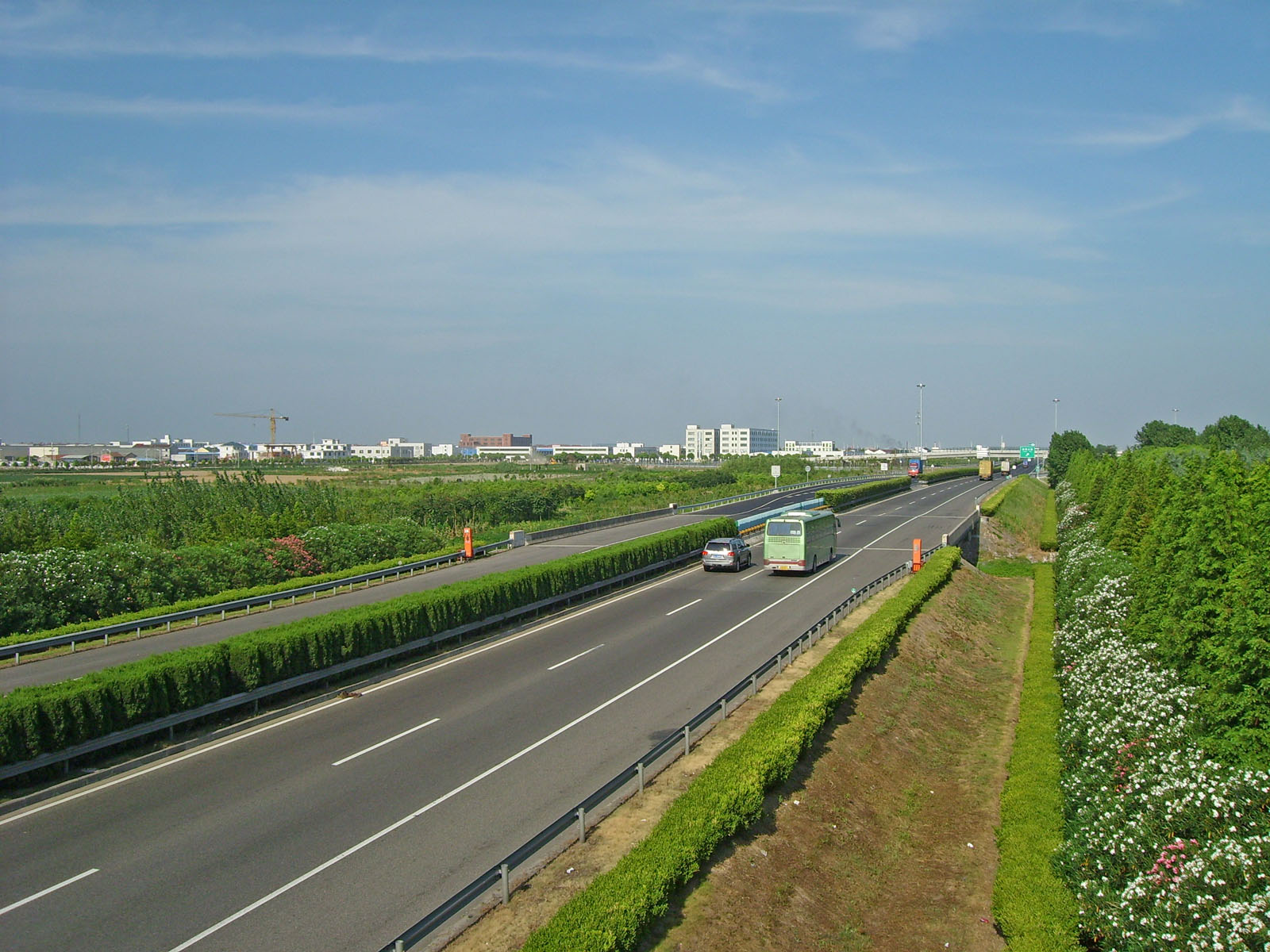  p>上海市绕城高速公路,简称上海绕城高速,又称上海绕城高速公路, a