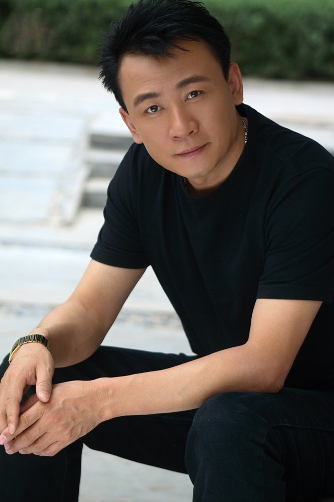 ">吕一丁(曾用名:吕睿喜)1966年1月28日出生于黑龙江,内地实力男演员