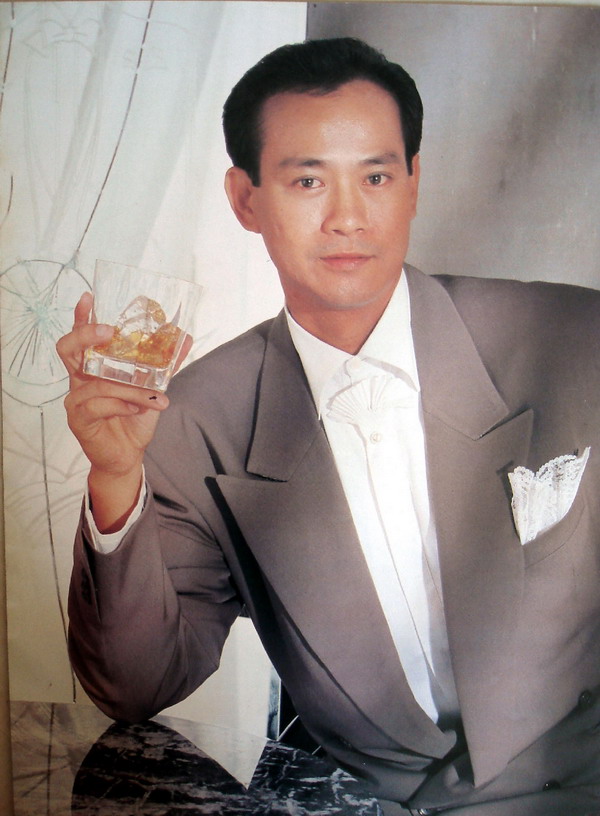  p>郑少秋,1947年2月24日出生于香港,祖籍广东,中国香港男演员,歌手.