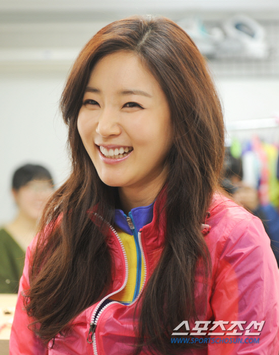  p>金莎朗,1978年1月12日出生于韩国 a target="_blank" href="/item