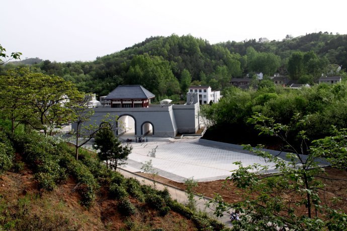 data-lemmaid="4612519">商南县 /a>城东的黑漆