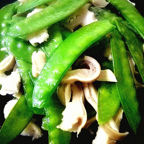  p>荷兰豆炒肚片,是以猪肚和荷兰豆为主料制作的菜品. /p>