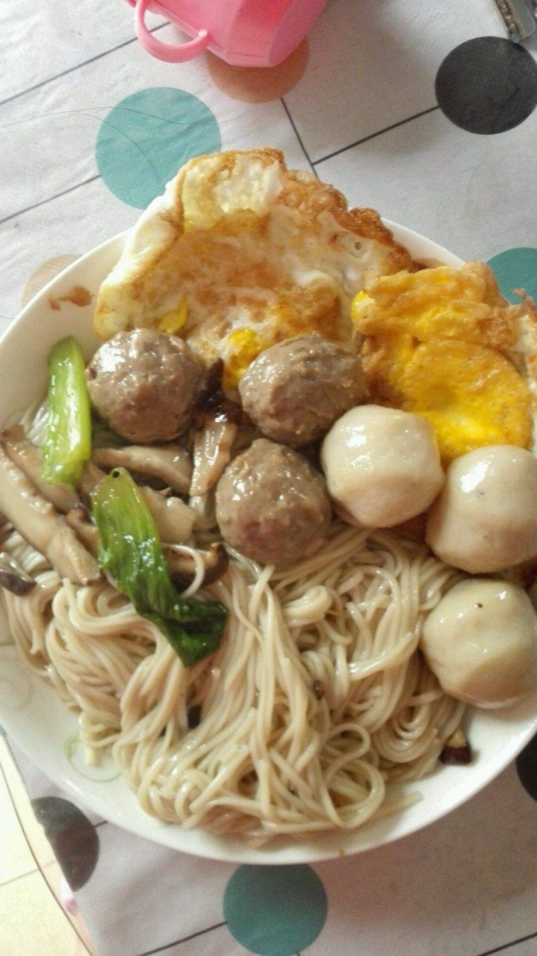 手工鸡蛋香菇面条