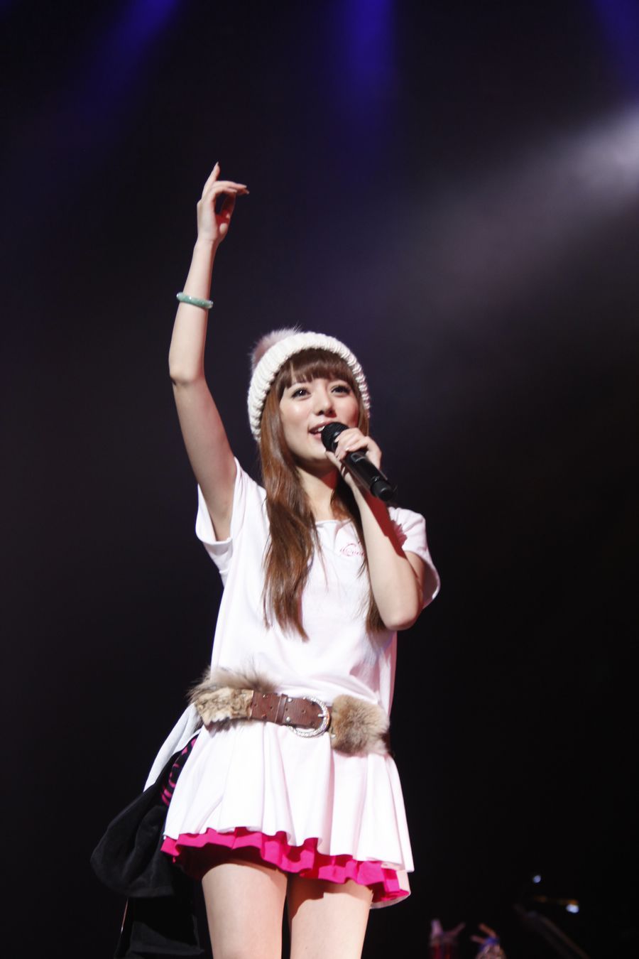 >(alan) /i>,1987年7月25日出生于四川省康定市,中国内地流行乐女歌手