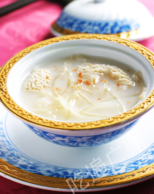 ">碗仔翅,是一款常见于 a target="_blank" href="/item/香港/128775"