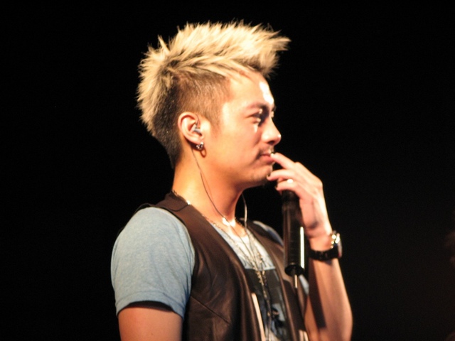  p>范逸臣,本名范佑臣, a target="_blank" href="/item/阿美族">阿美