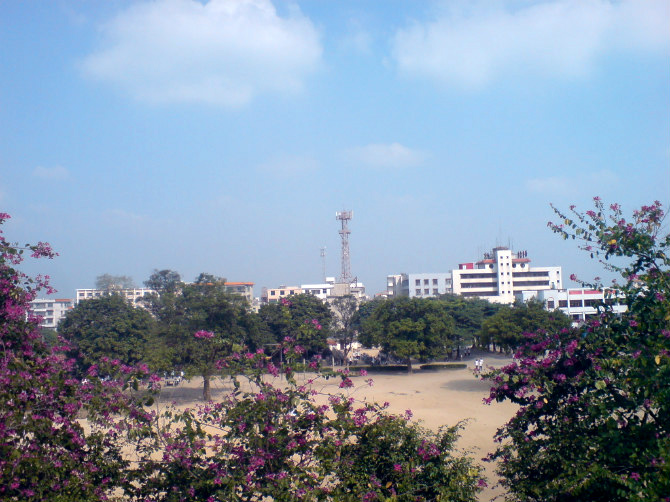 普宁市梅峰中学