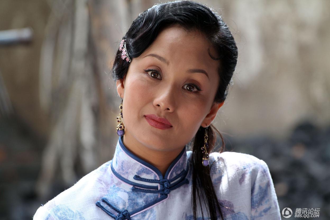  p>李颖,1966年4月15日出生于上海市,中国内地女演员.