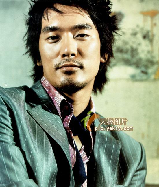  p data-id="gnvgle2cjz">金民俊1976年7月24日出生于韩国釜山,韩国