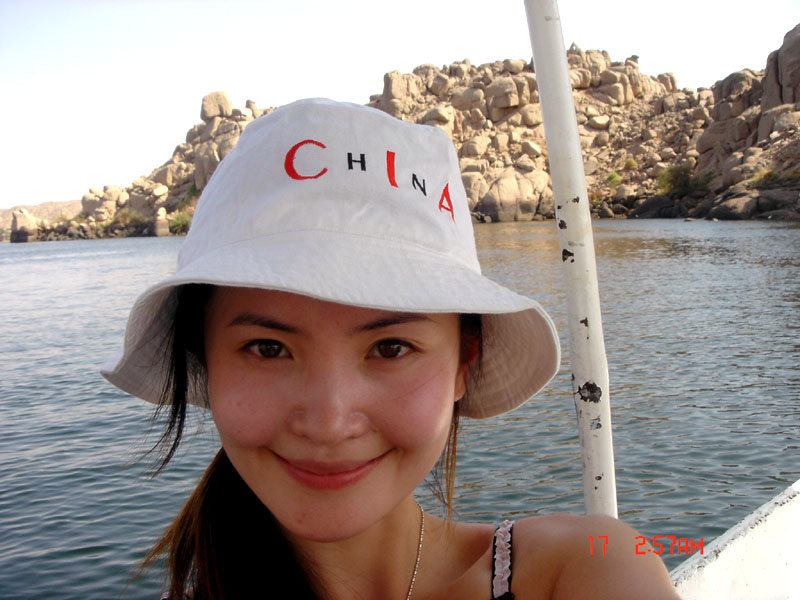  p>丁苑苑,出生于北京,中国内地女主持人.