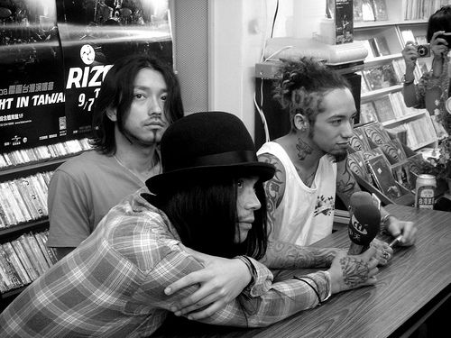  p>rize乐队成立于2000年,是日本近年来最受瞩目的乐坛力量,是以同为