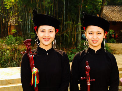 位于广西崇左市龙州县金龙镇以东4公里处的板池屯,是一个少数民族