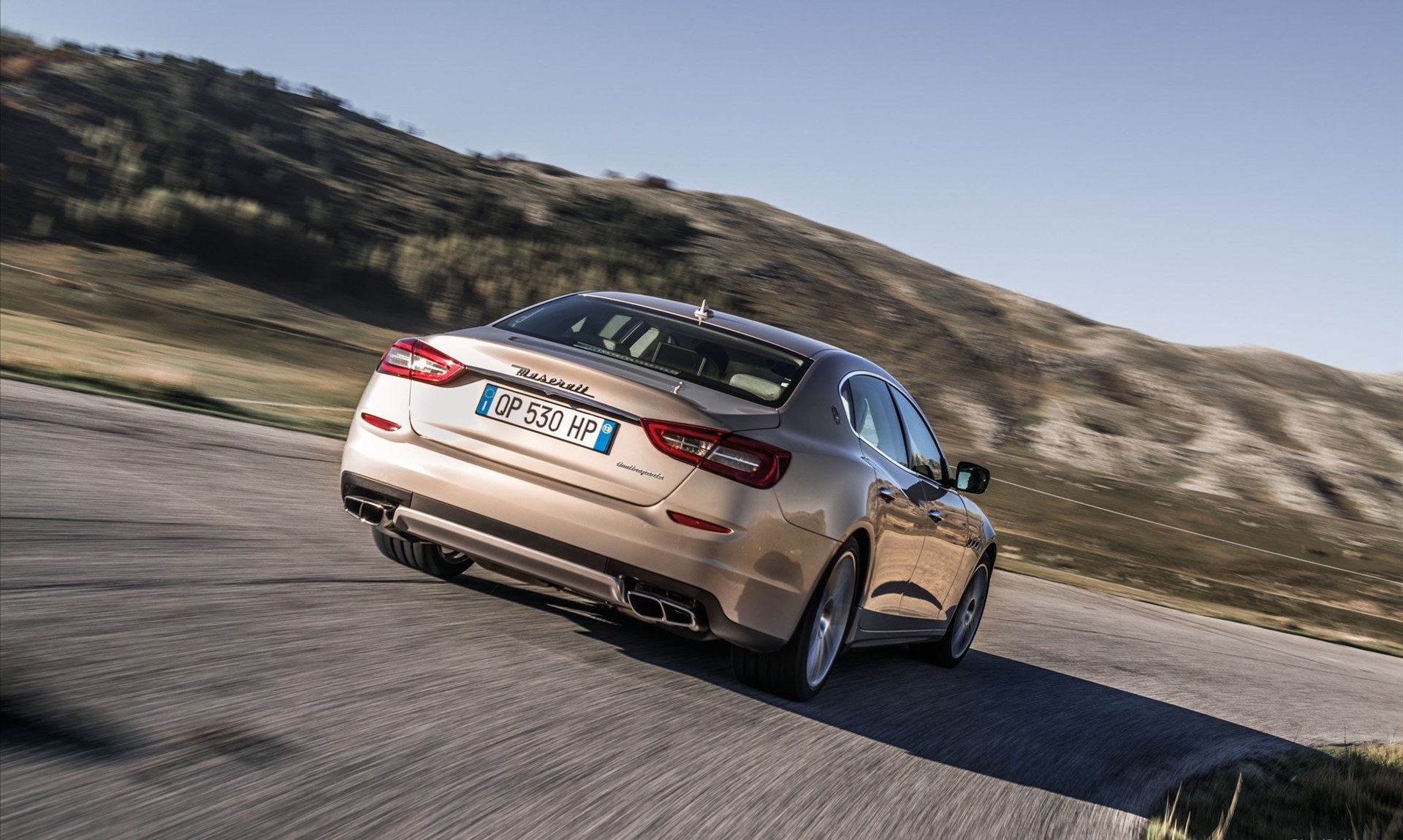  p>玛莎拉蒂(maserati)是一家 a target="_blank" href="/item/意大利