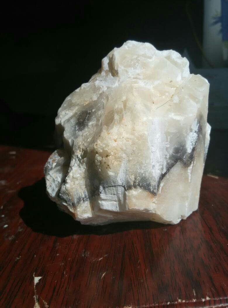  p>矾石为矿物明矾石经加工提炼而成的结晶.