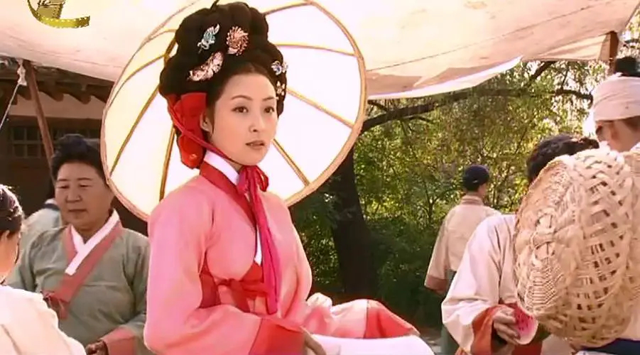 是朝鲜2011年播出的一部讲述桂月香坎坷人生和爱国情怀的古装电视剧