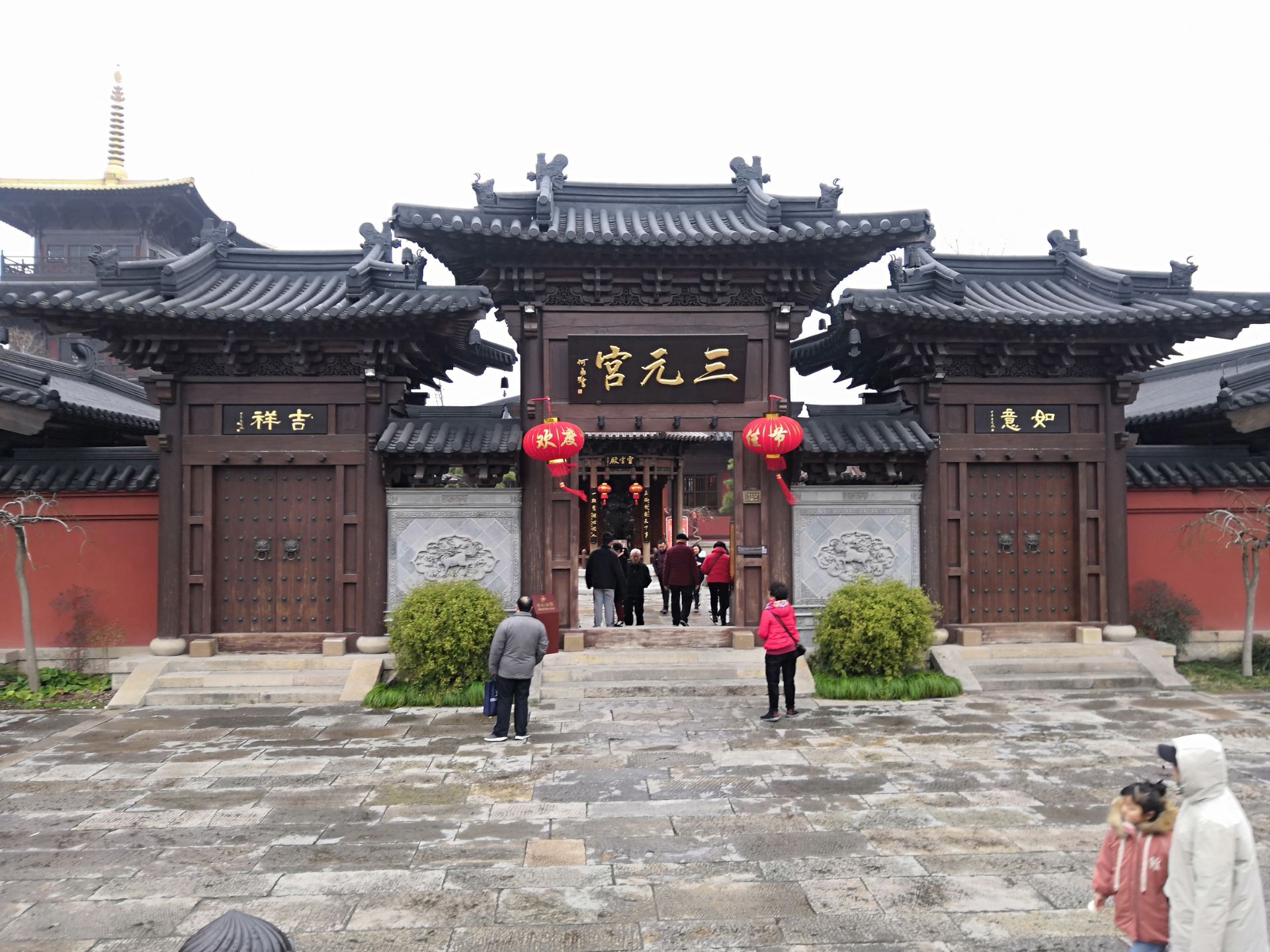 坐落在旧南洋镇光复桥南(现曙光村一组境内),由清朝邑人郑桂昌捐资