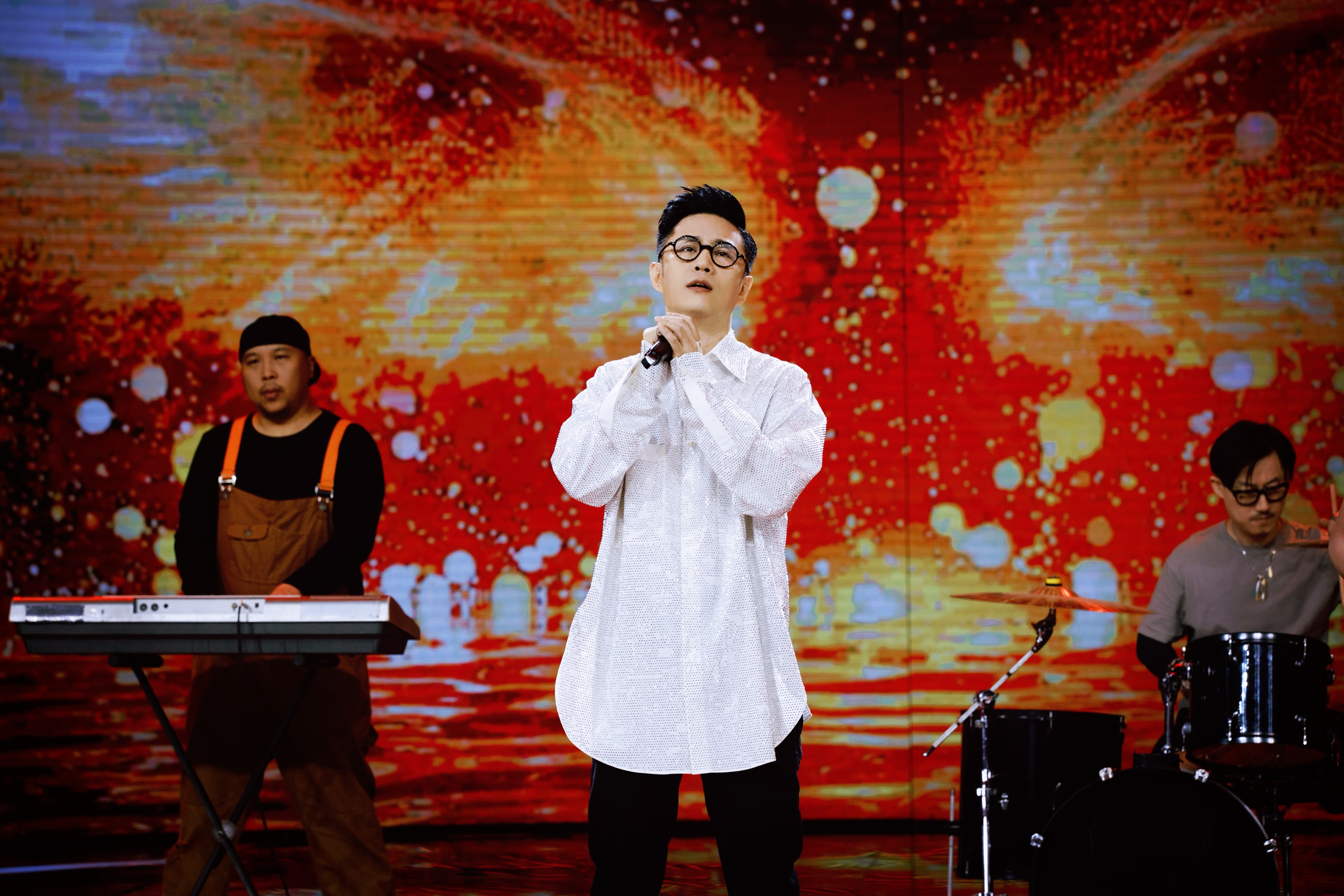  p>石头,本名王卓实,11月14日出生于中国吉林省吉林市,中国内地流行男