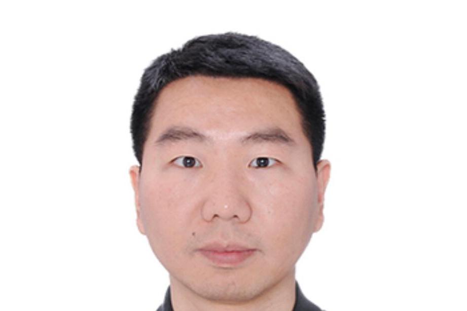 陈清,男,现任 a target="_blank" href="/item/中国科学院南京地质古