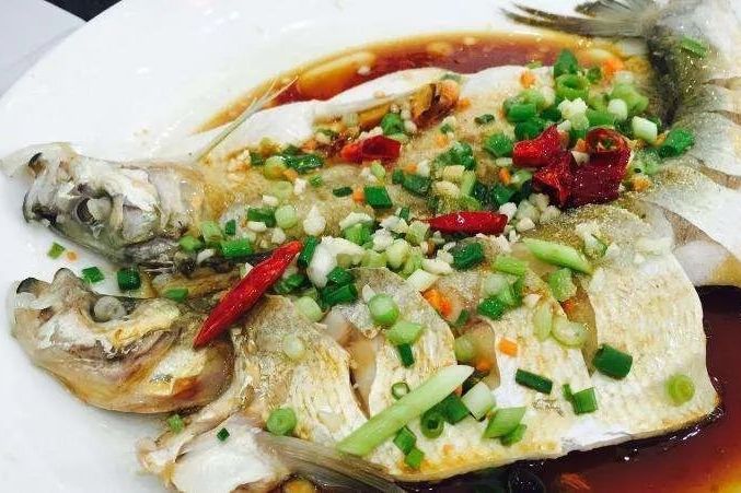 清蒸荷叶鱼