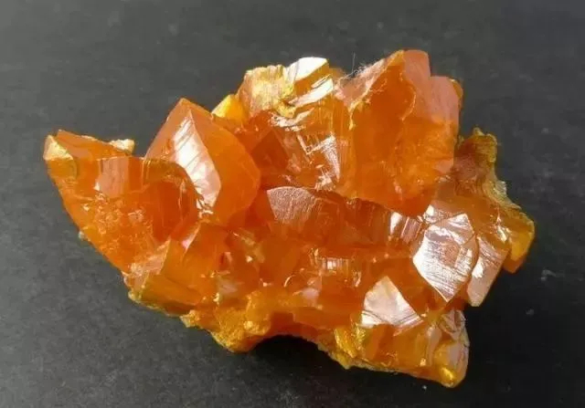 只知道端午的雄黄酒？那你知道雌黄吗？_百科TA说