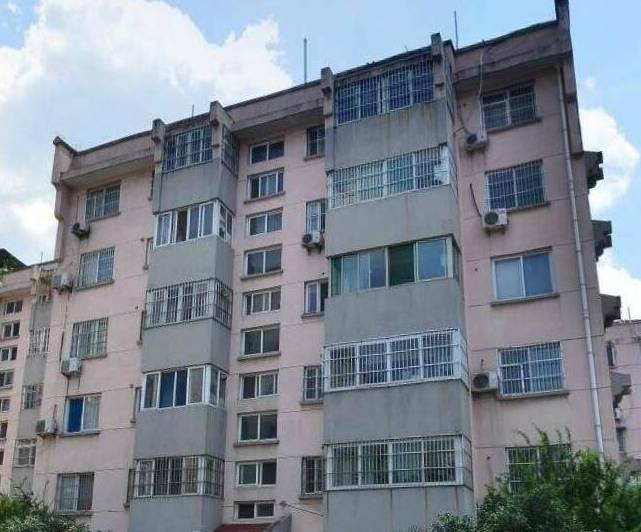  p>翠竹园a区位于合肥市蜀山琥珀,共计房屋640户,小区物业公司为 a