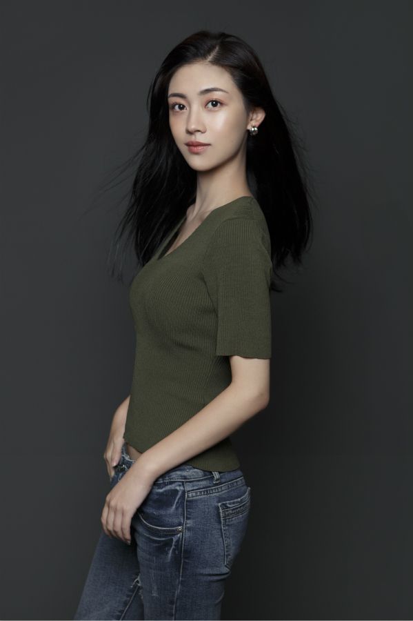  p data-id="gnbiab6de2">何雨佳,出生于四川省眉山市,中国内地女演员