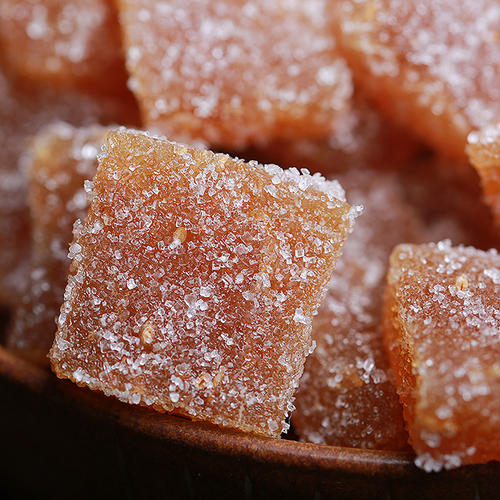  p>客家姜糖是用生姜提炼姜汁和红糖混合制成,由于