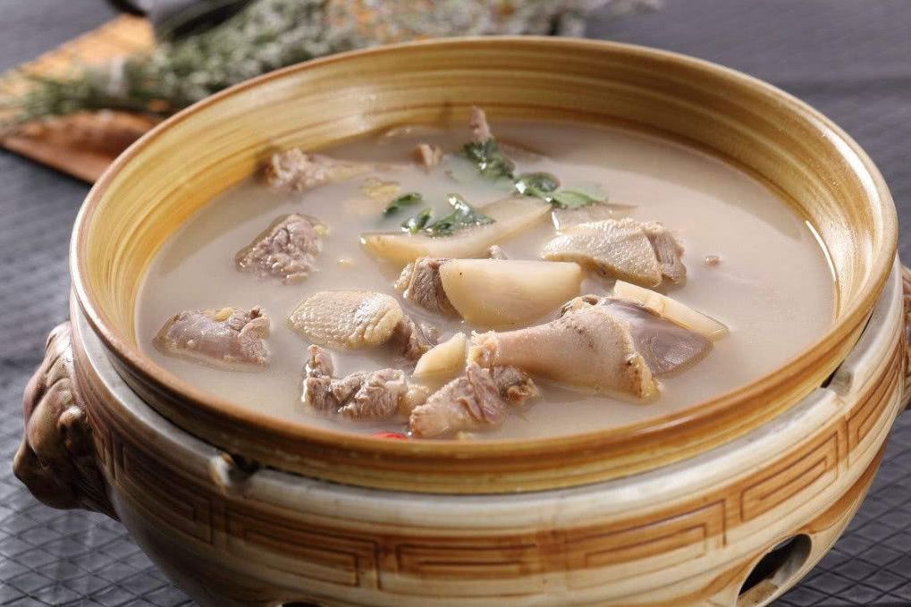 沙参淮山老鸭汤