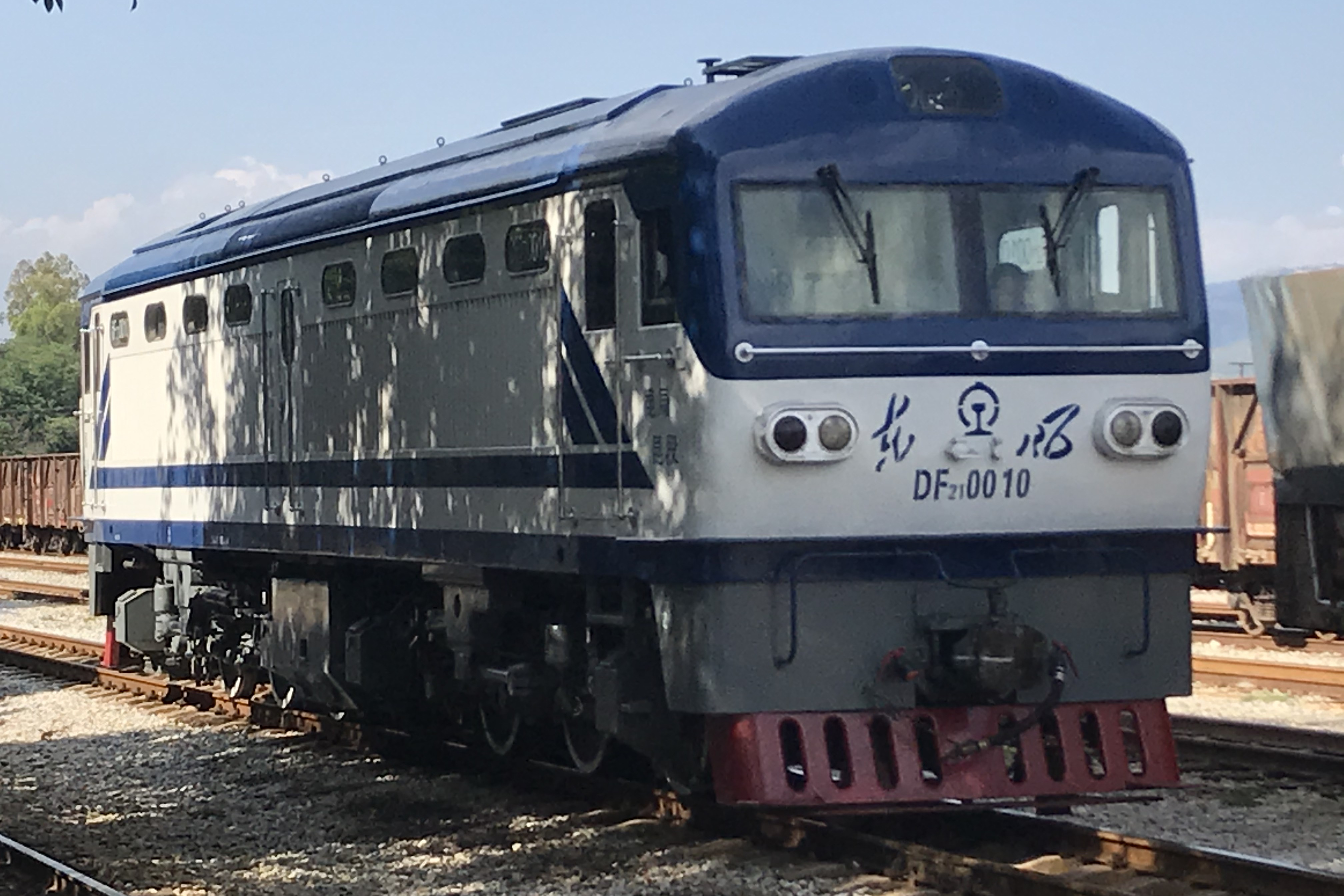 东风21型内燃机车