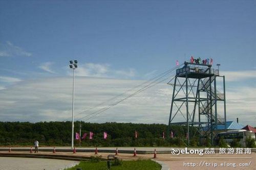 位于黑龙江省鹤岗市萝北县名山镇名山农场老团部上游,面粉厂下游之间