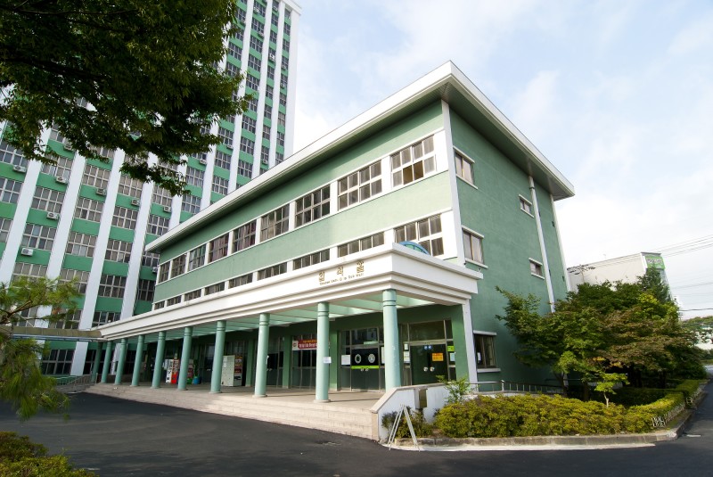  p> b>朝鲜大学 /b>( 朝鲜语:               ,英语: i>chosun