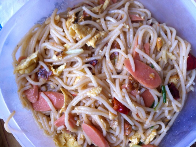 火腿肠鸡蛋炒粉